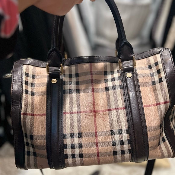 Burberry handbag - Picture 2 of 16